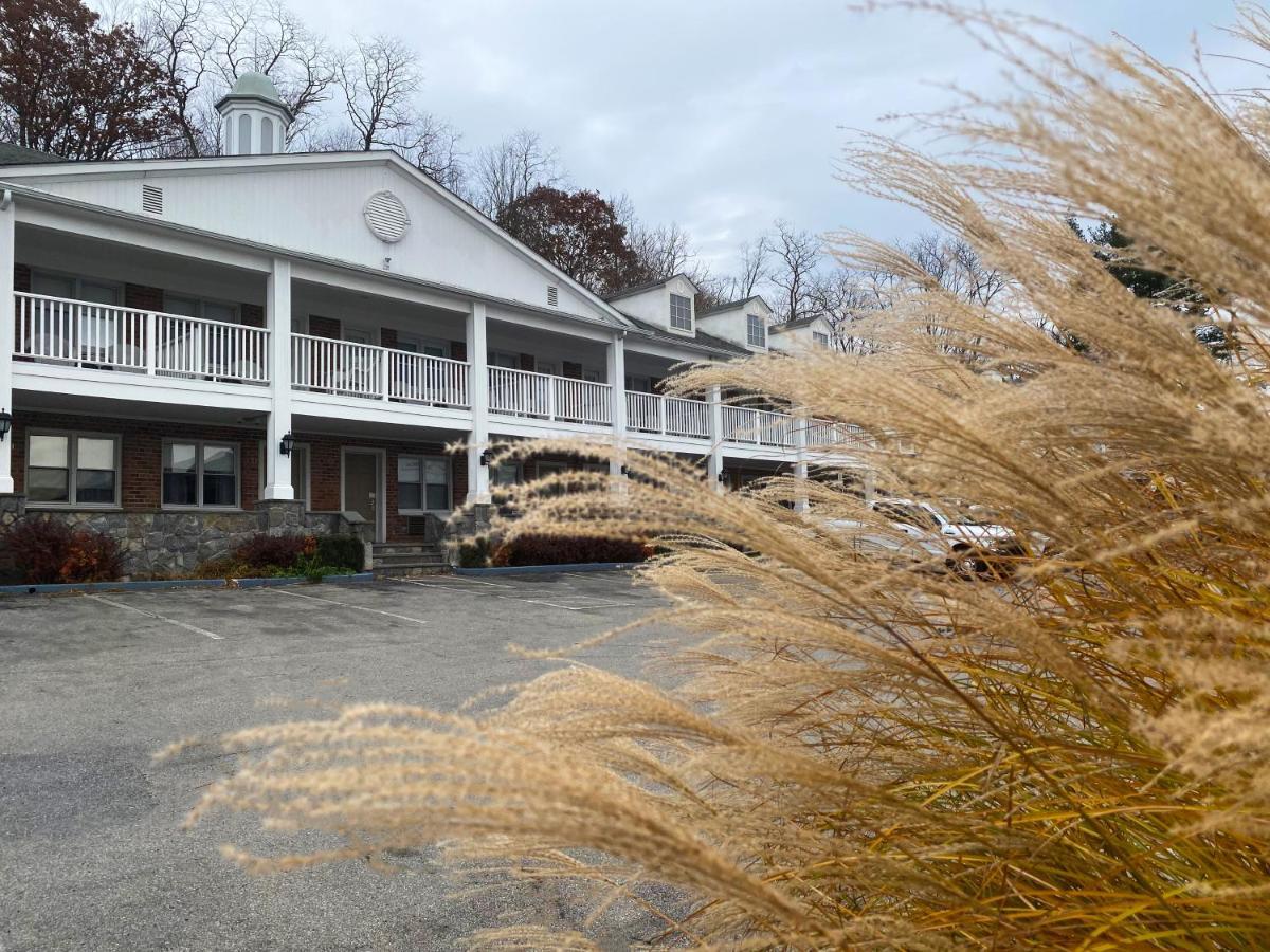 Inn On The Hudson Peekskill Exterior photo