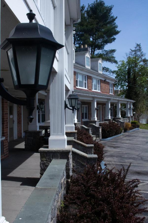 Inn On The Hudson Peekskill Exterior photo
