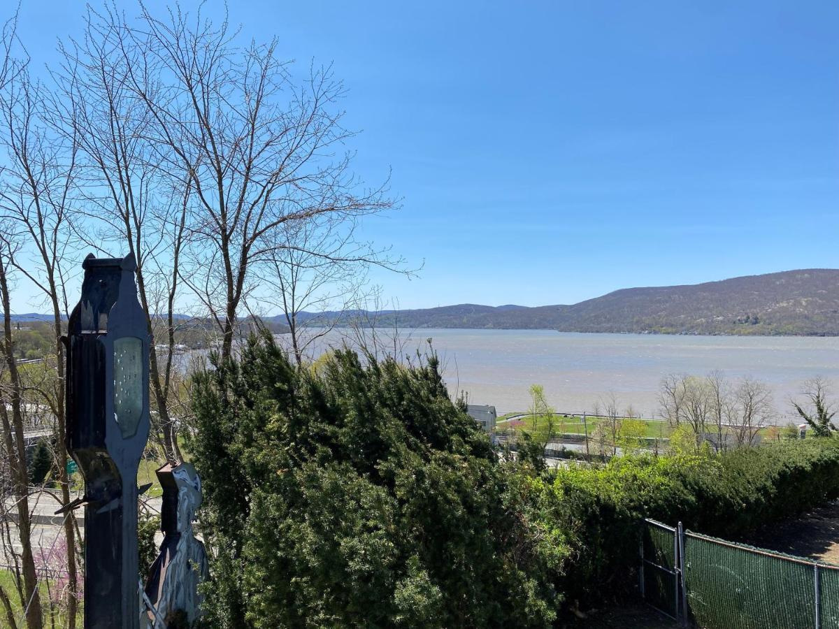 Inn On The Hudson Peekskill Exterior photo